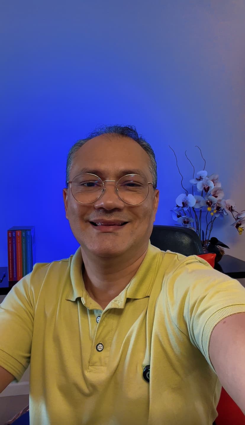 Prof. Dr. Lus Mário, farmacêutico especialista em oncologia clínica